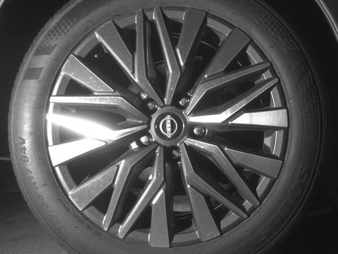 Used 2025 Nissan Altima 2.5 SV FWD image 15