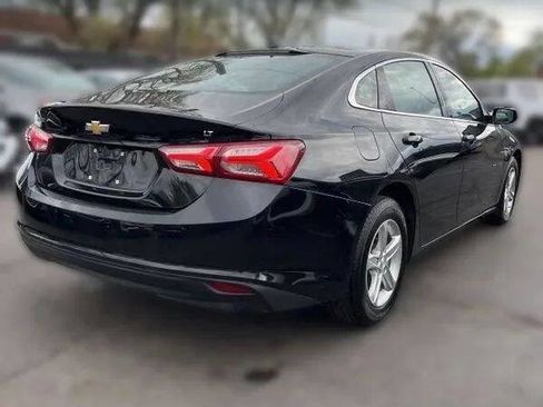 Used 2022 Chevrolet Malibu LT FWD image 2