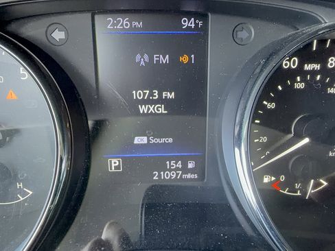 Used 2018 Nissan Rogue SL w/ Premium Package FWD image 16