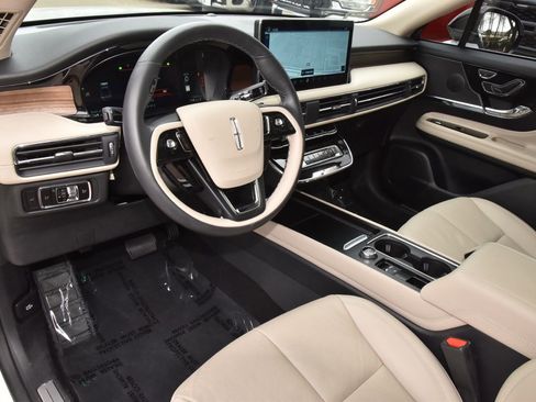 Certified 2025 Lincoln Corsair Reserve image 34