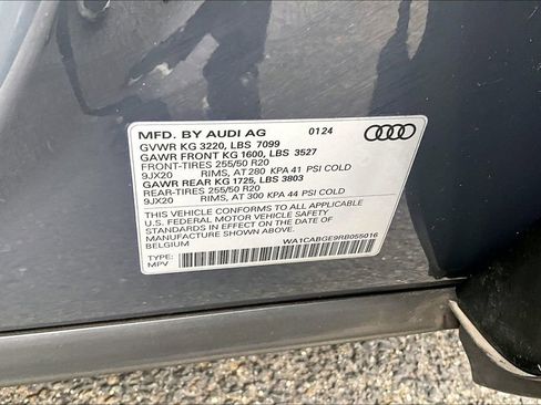 Used 2024 Audi Q8 e-tron Premium Plus w/ Premium Plus Package AWD/4WD image 19