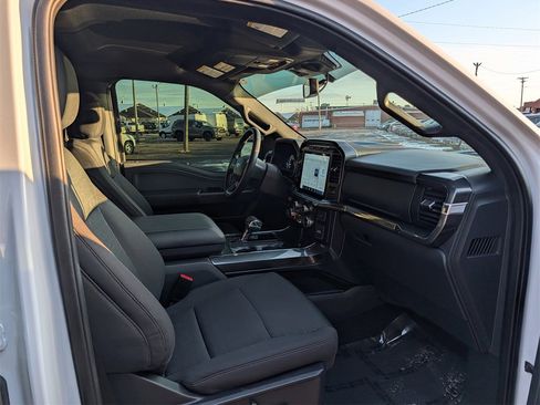 Certified 2022 Ford F150 XLT w/ Equipment Group 302A High image 8