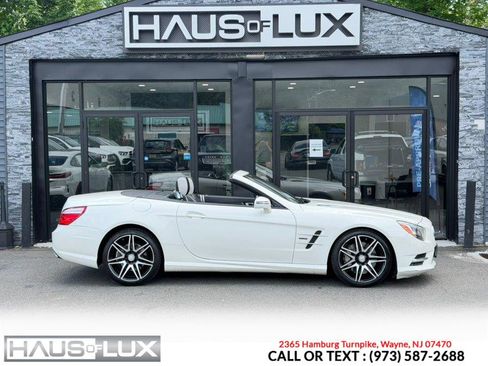 Used 2015 Mercedes-Benz SL 550 w/ White Arrow Edition image 15