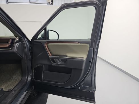Used 2024 Rivian R1S Adventure AWD/4WD image 18