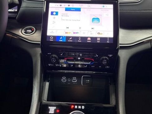 New 2025 Jeep Grand Cherokee Limited image 17