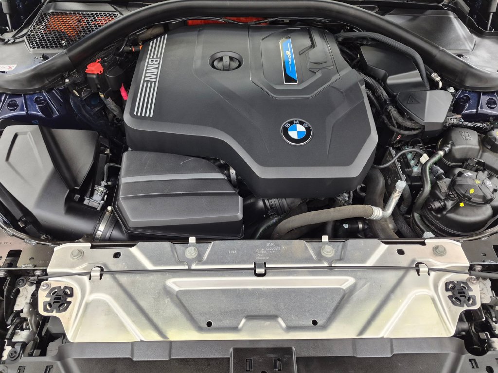 Used 2023 BMW 330e xDrive w/ Premium Package AWD/4WD image 36