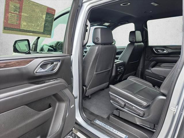 Used 2023 Chevrolet Suburban Z71 w/ Luxury Package AWD/4WD image 17