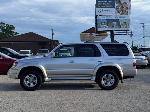 Used 2001 Toyota 4Runner SR5 AWD/4WD image 12