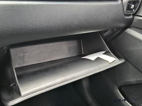 Certified 2022 Kia Sorento LX image 19