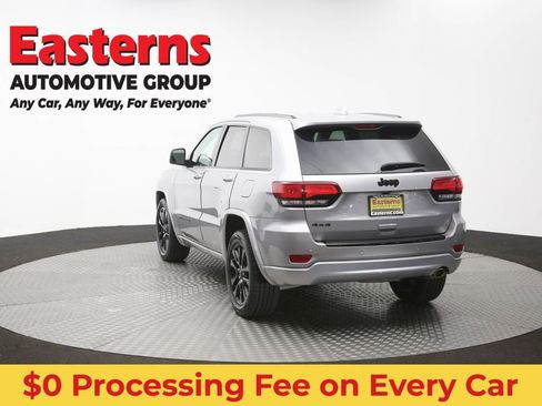 Used 2017 Jeep Grand Cherokee Laredo AWD/4WD image 65