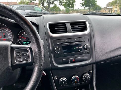 Used 2014 Dodge Avenger SE FWD image 7