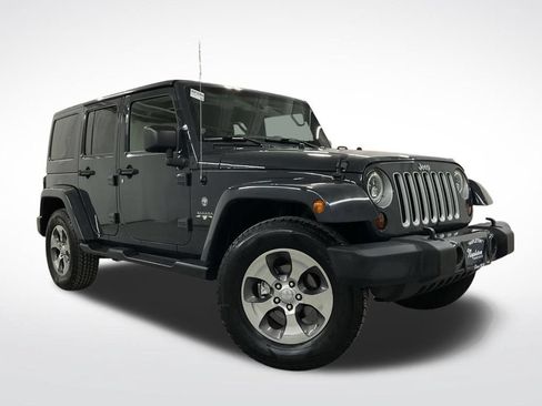 Used 2016 Jeep Wrangler Unlimited Sahara w/ Connectivity Group AWD/4WD image 4