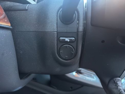 Used 2019 Lincoln MKT AWD image 18