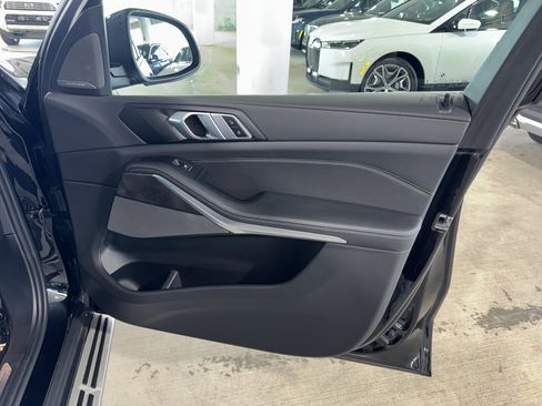 Used 2025 BMW X5 sDrive40i w/ Climate Comfort Package RWD image 9