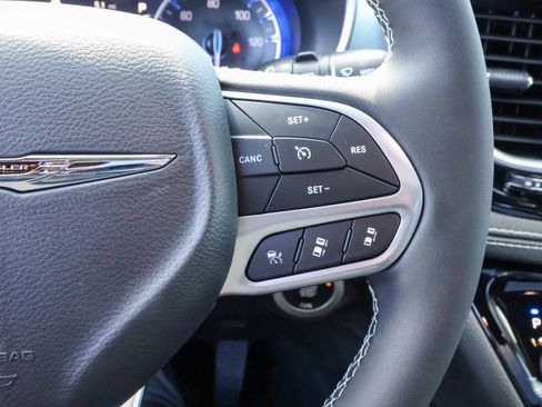 New 2026 Chrysler Pacifica Limited AWD/4WD image 29