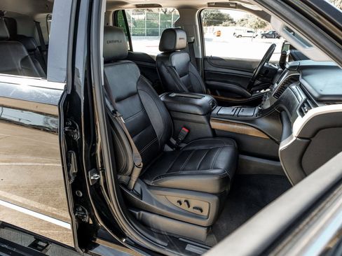 Used 2020 GMC Yukon Denali w/ Denali Ultimate Package image 37