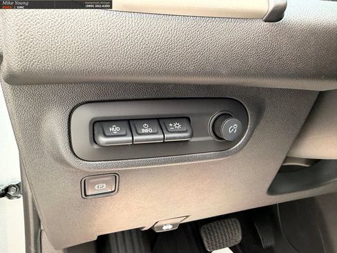 Used 2024 GMC Terrain Denali AWD/4WD image 22
