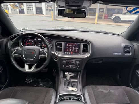 Used 2018 Dodge Charger R/T Scat Pack w/ Dynamics Package RWD image 39