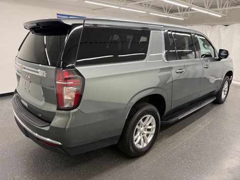 Used 2024 Chevrolet Suburban LT AWD/4WD image 2