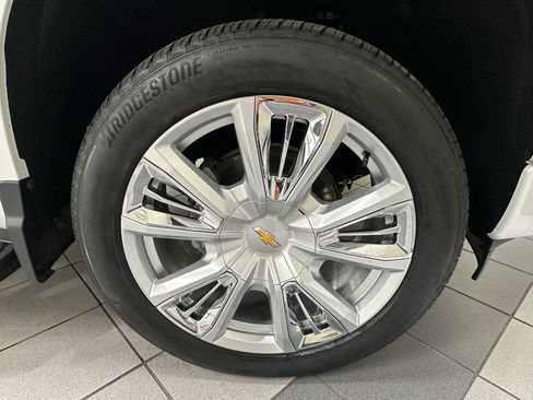 Certified 2024 Chevrolet Silverado 1500 High Country w/ High Country Premium Package AWD/4WD image 17