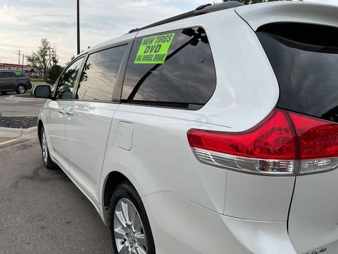 Used 2011 Toyota Sienna Limited w/ Premium Pkg AWD/4WD image 5