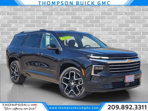 Certified 2026 Chevrolet Traverse High Country w/ LPO, Floor Liner Package AWD/4WD image 1