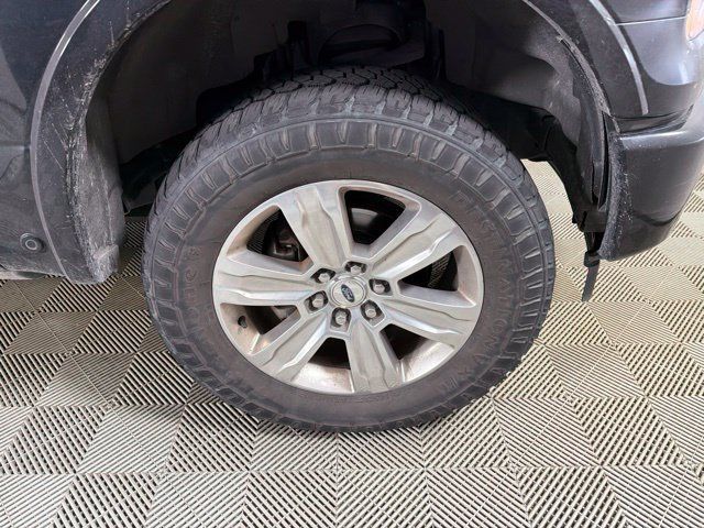 Used 2017 Ford F150 Platinum w/ Equipment Group 701A Luxury AWD/4WD image 16