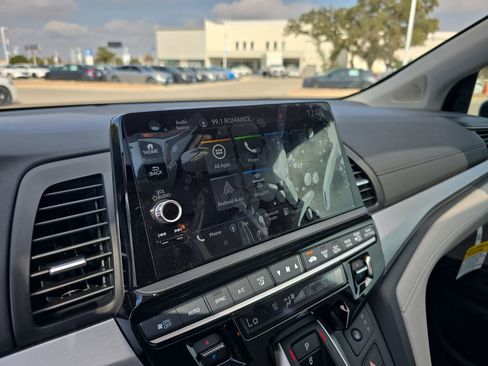 Certified 2026 Honda Odyssey EX-L image 31