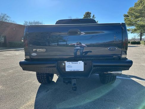 Used 2004 Ford F250 Lariat AWD/4WD image 4