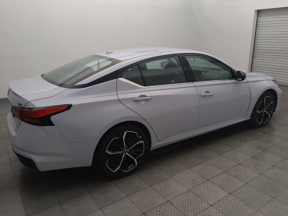 Used 2025 Nissan Altima 2.5 SR FWD image 10