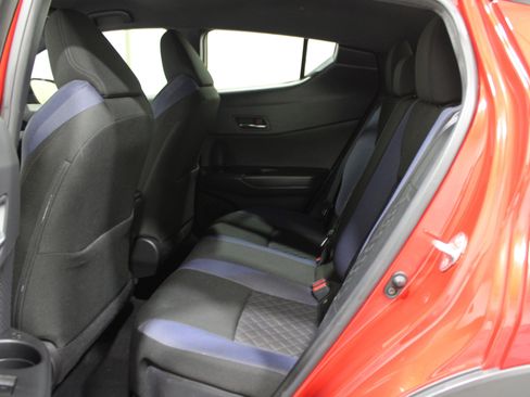 Used 2021 Toyota C-HR XLE image 22