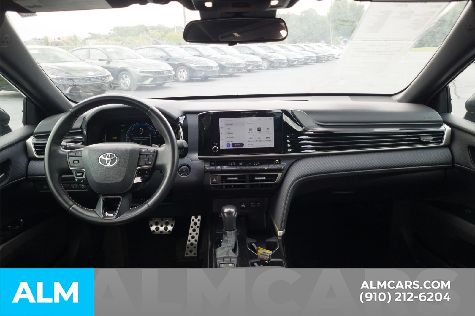 Used 2025 Toyota Camry SE FWD image 18