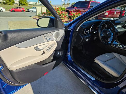 Used 2018 Mercedes-Benz C 350e Sedan image 15