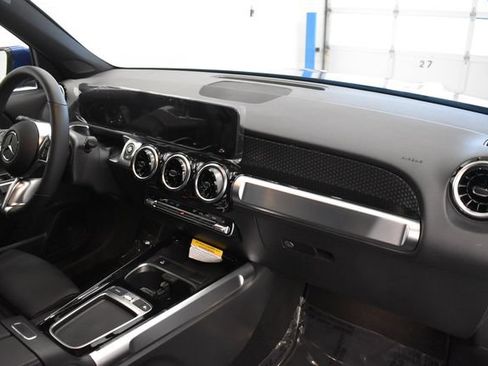 New 2026 Mercedes-Benz GLB 250 4MATIC image 18