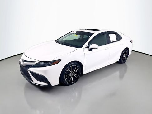 Certified 2023 Toyota Camry SE w/ Convenience Package image 3