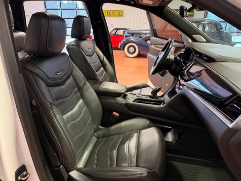 Used 2022 Cadillac XT6 Premium Luxury w/ Platinum Package image 25