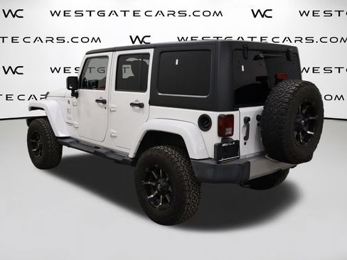 Used 2012 Jeep Wrangler Unlimited Sahara w/ Max Tow Pkg AWD/4WD image 38