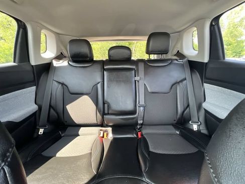 Used 2022 Jeep Compass Latitude w/ Convenience Group AWD/4WD image 14