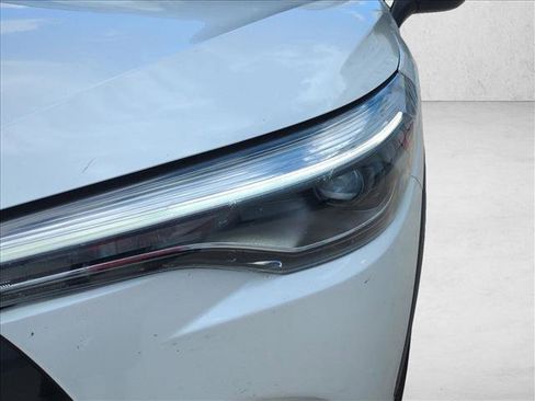 Used 2023 Toyota Corolla Cross XLE w/ Convenience Package FWD image 9