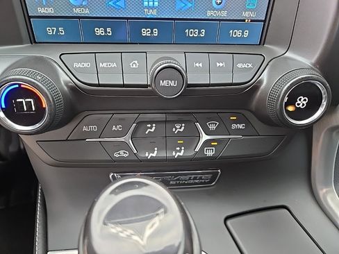 Used 2019 Chevrolet Corvette Stingray Coupe w/ Carbon Flash Badge Package image 37