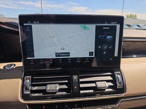 Used 2024 Lincoln Navigator Premiere AWD/4WD image 19