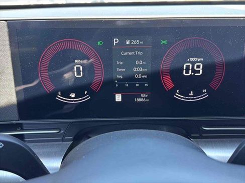 Used 2025 Hyundai Kona SEL image 17