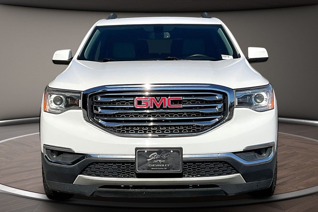 Used 2017 GMC Acadia SLT FWD image 2