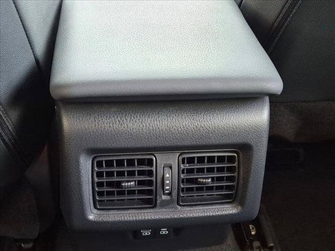 Used 2025 Toyota Camry SE w/ Convenience Package FWD image 15