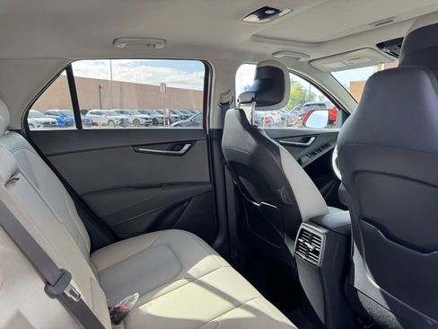 Used 2023 Kia Niro EX Touring image 38