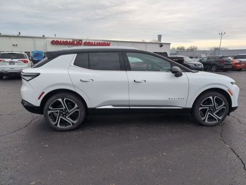 New 2025 Chevrolet Equinox EV LT w/ Convenience Package II image 8