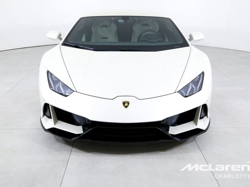 Used 2022 Lamborghini Huracan EVO AWD/4WD image 4