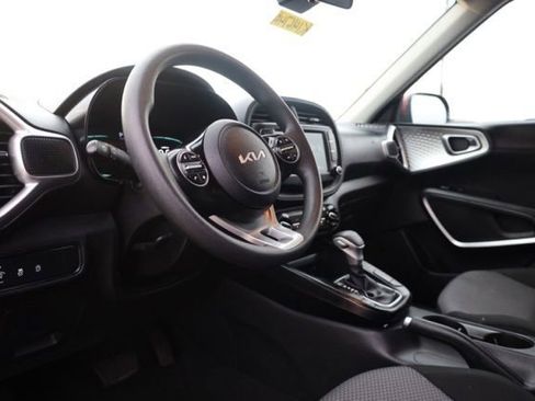 Used 2024 Kia Soul LX image 15