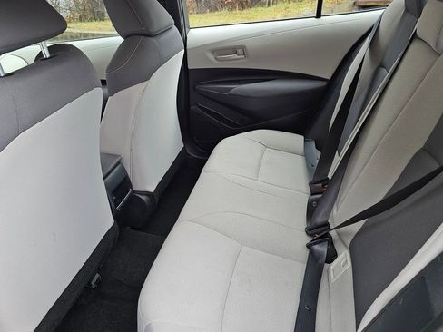 Used 2022 Toyota Corolla LE image 17
