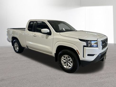Certified 2024 Nissan Frontier SV w/ Technology Package AWD/4WD image 12